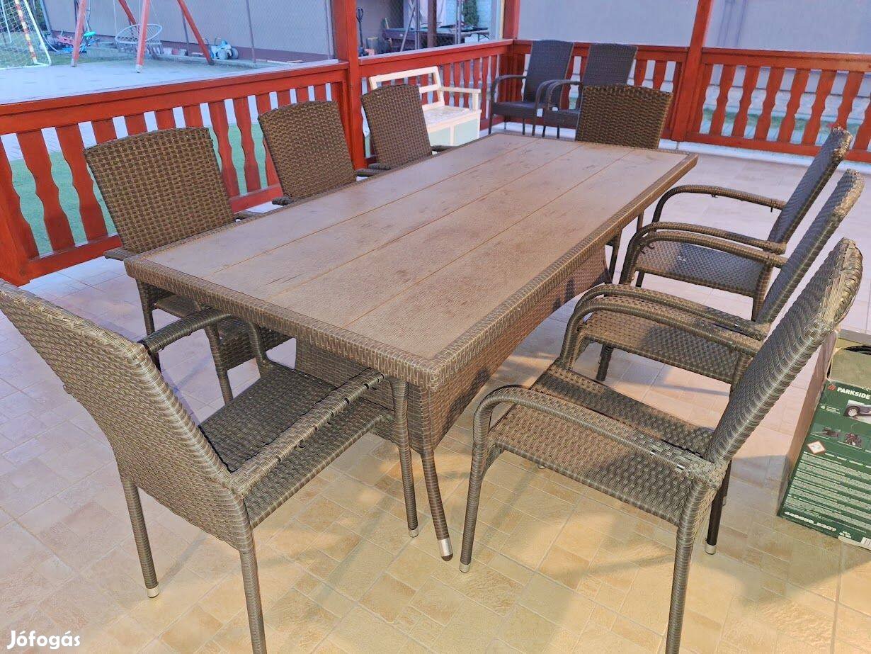 Kerti asztal 10db szék eladó!