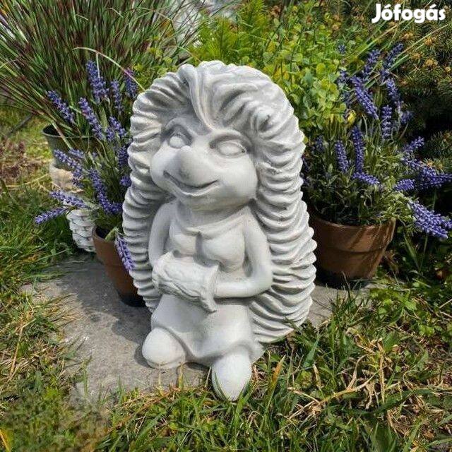 Kerti figura - süni mama