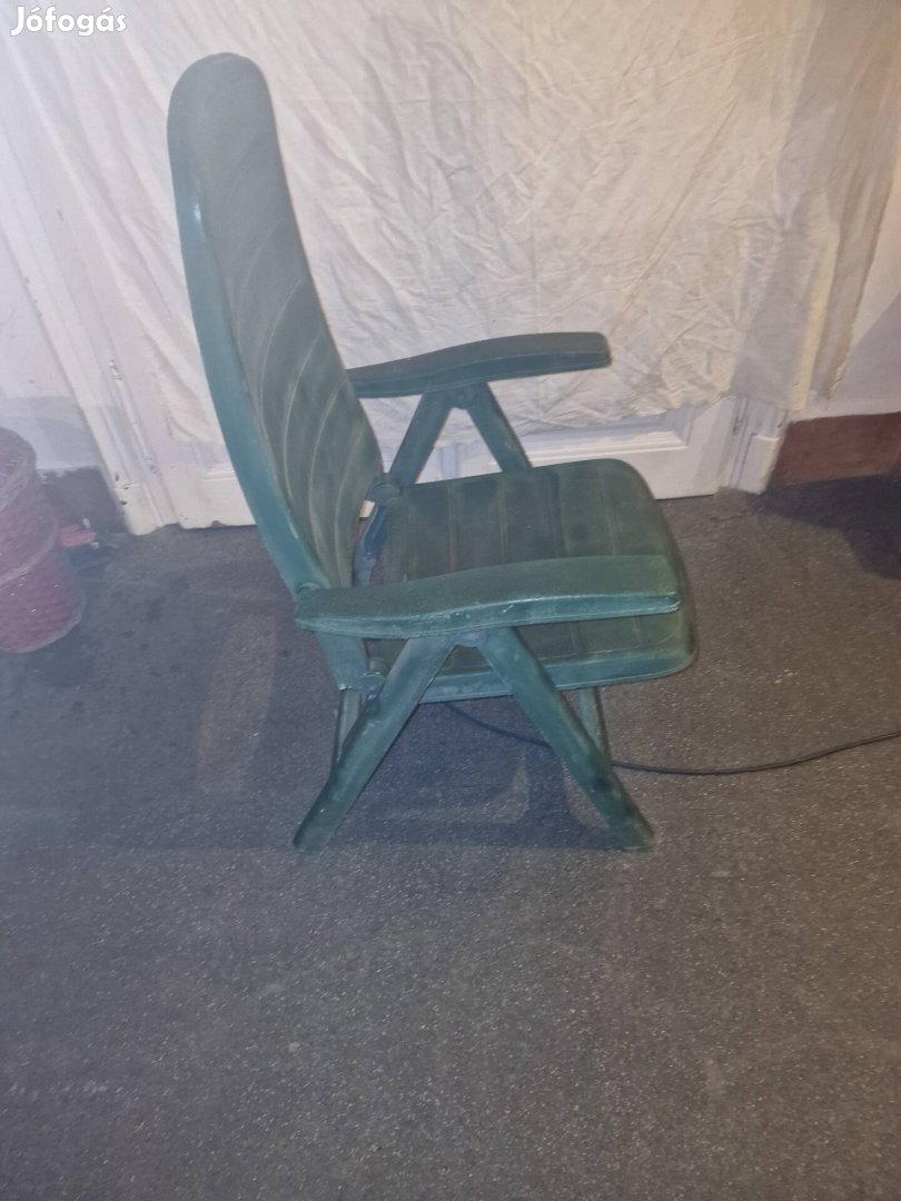 Kerti fotelágy,napozó ágy. Szép állapotban!