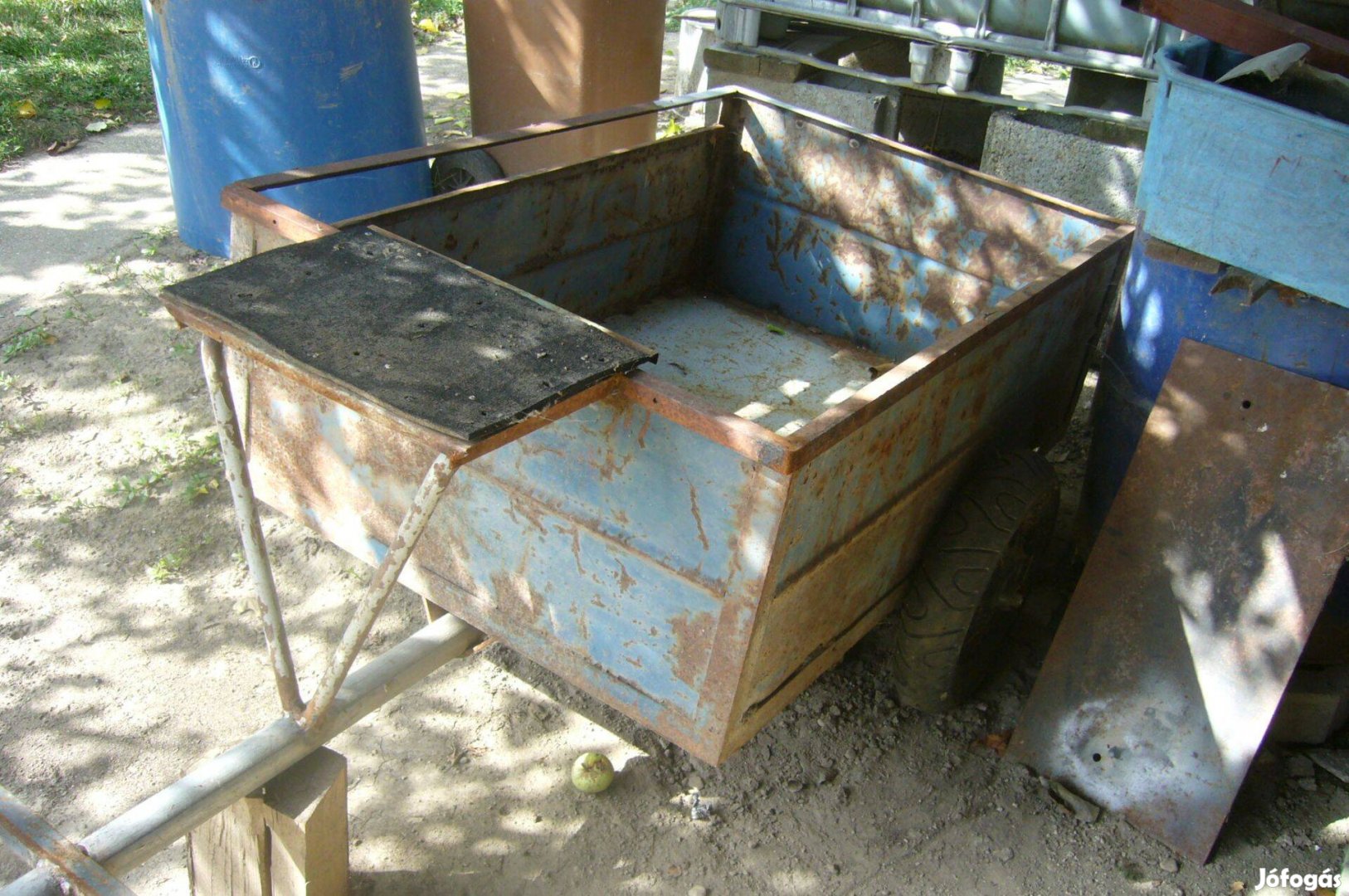 Kerti gép utánfutó eladó 120 X 100 képen látható állapotban