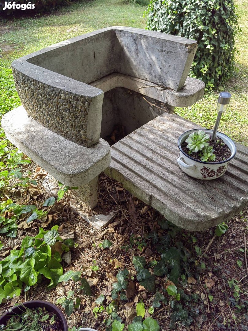 Kerti kő grillező hely 
