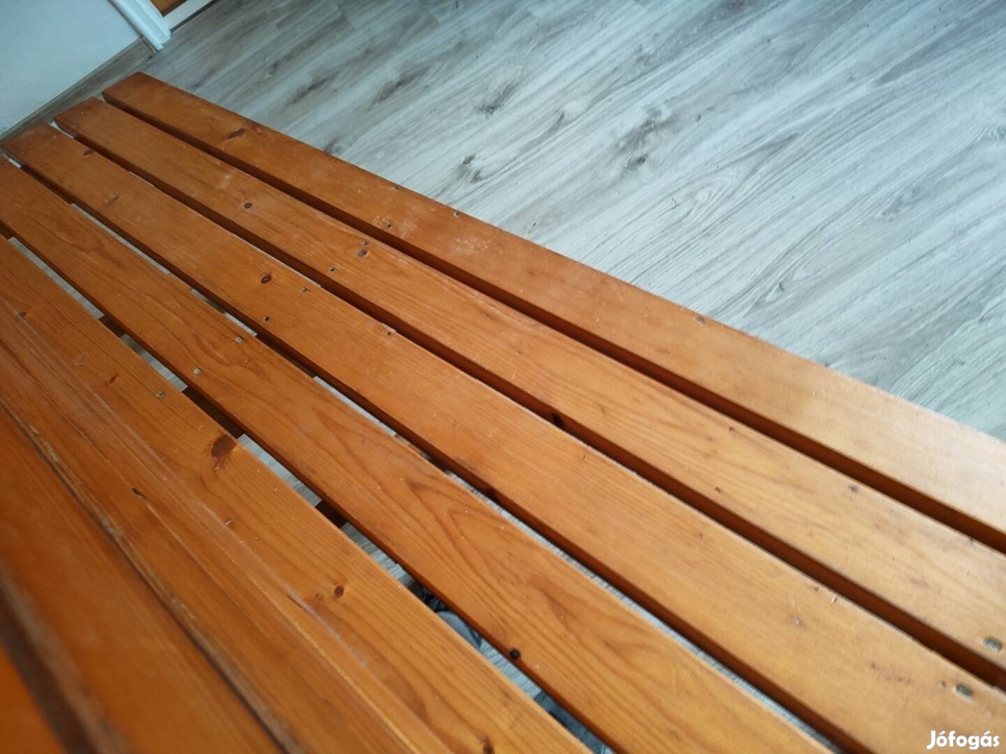 Kerti pad fenyőbútor