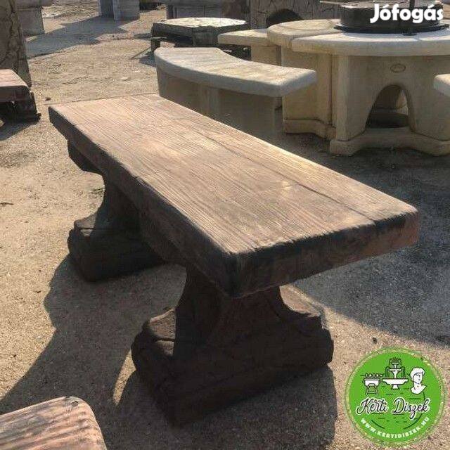Kerti pad kőből