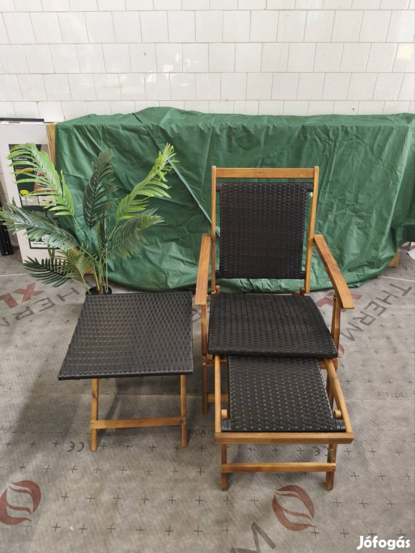 Kerti rattan szék asztallal 