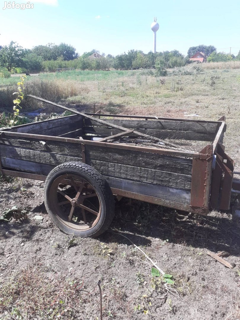 Kerti rotációs kapához pótkocsi+ 2 db gumikerék ami a kapához való