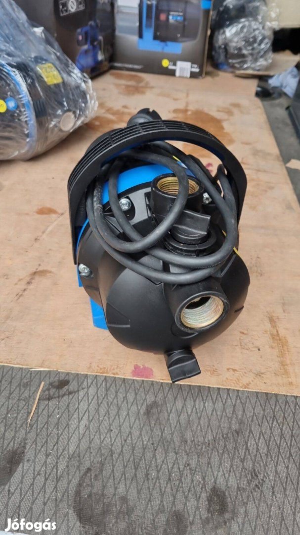 Kerti víz szivattyú 600W-os teljesítménnyel jó állapotban,
