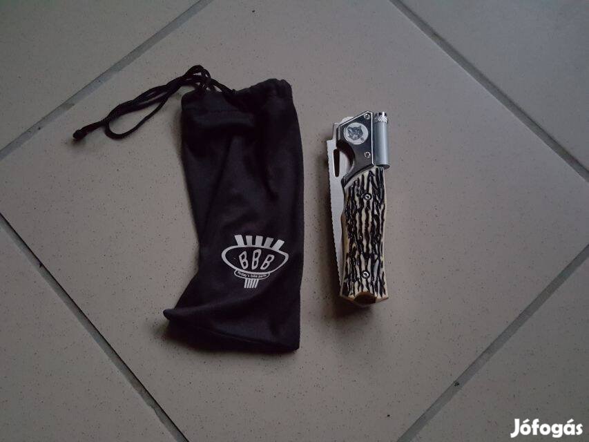 Kés kertészkedéshez vagy kiránduláshoz bográcsozáshoz vagy