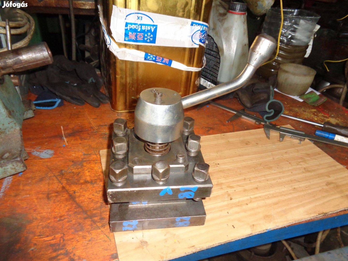 Késtartó eszterga négyszög hagyományos késtartó 132-es