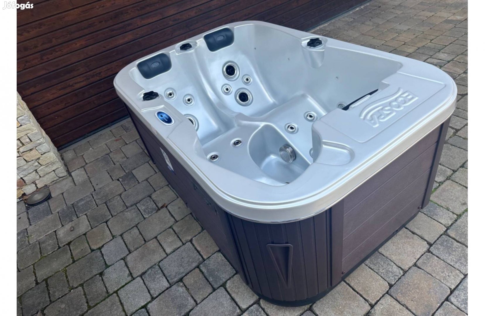 Készleten új Whirlpool Chill 3szem jakuzzi masszázsmedence jacuzzi