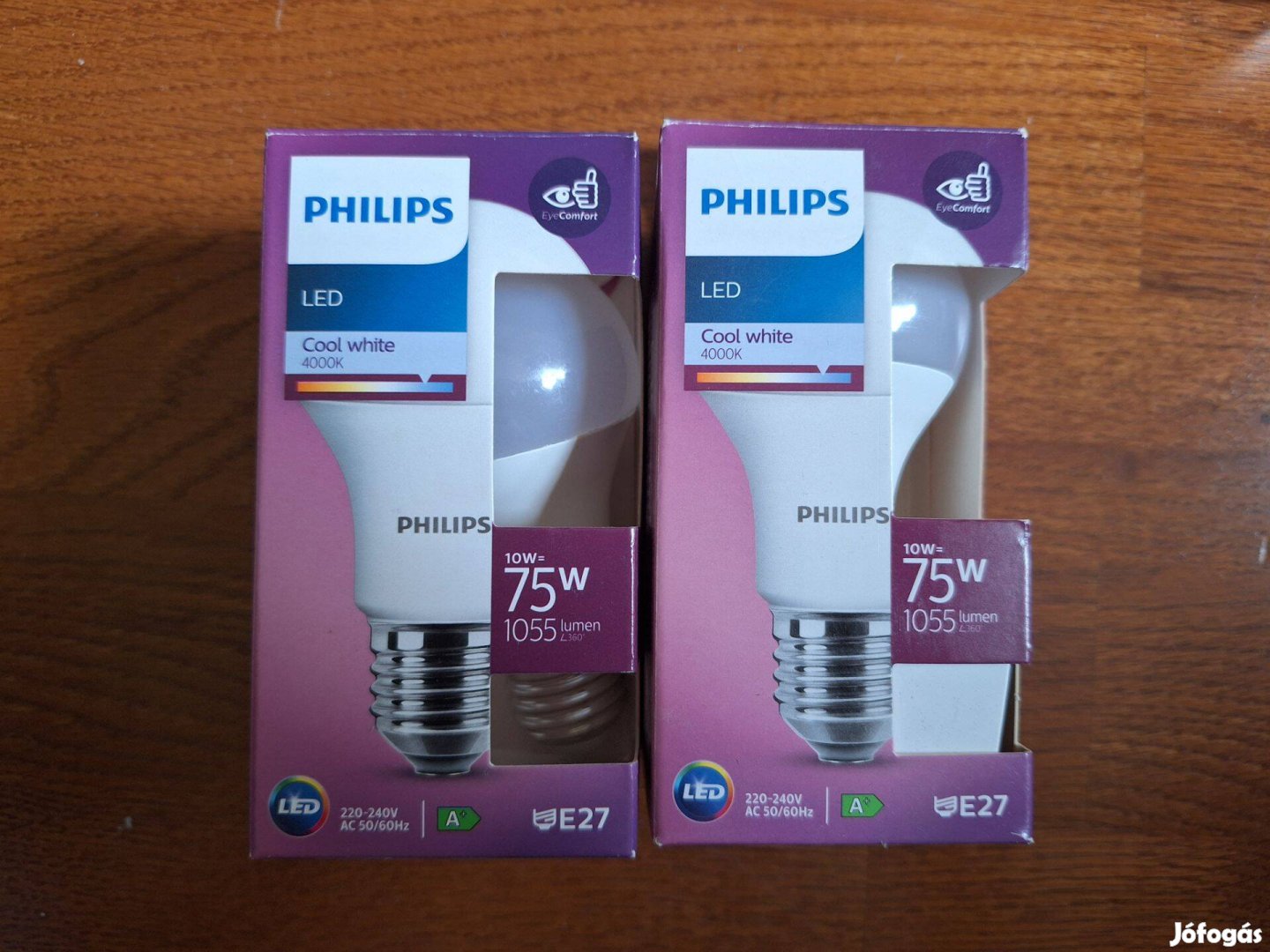 Két Philips 75W 4000K LED izzó