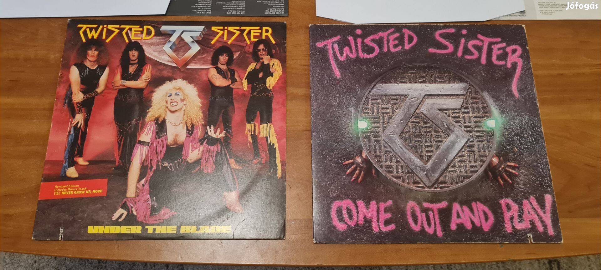 Két Twisted Sisters Lp Vinyl bakelit lemez eladó. Karcosak