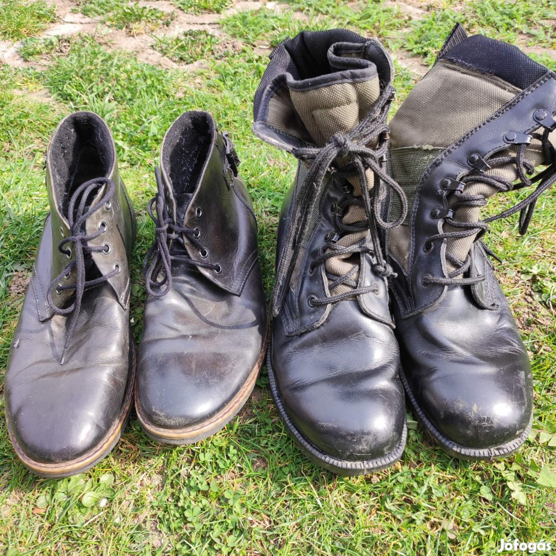 Két bakancs. 43 méretű