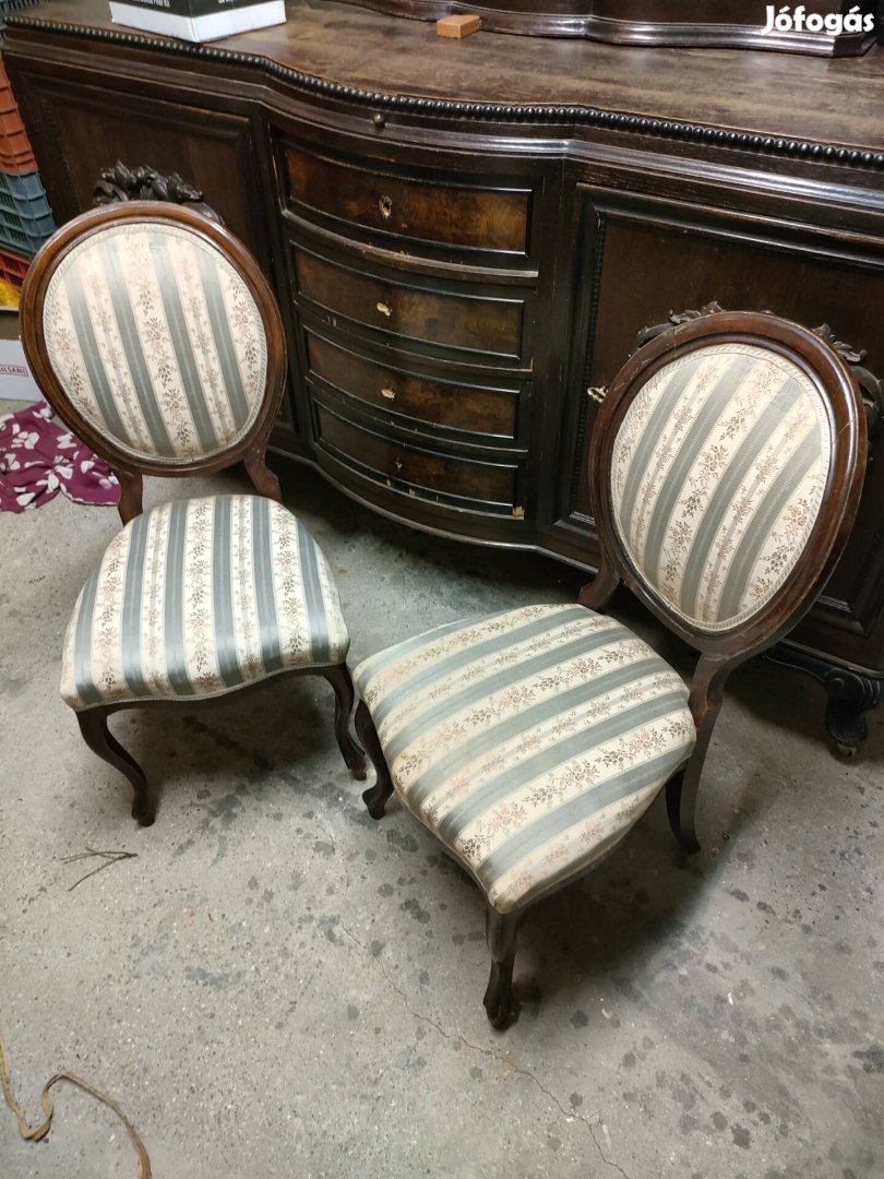 Két darab antik szék 