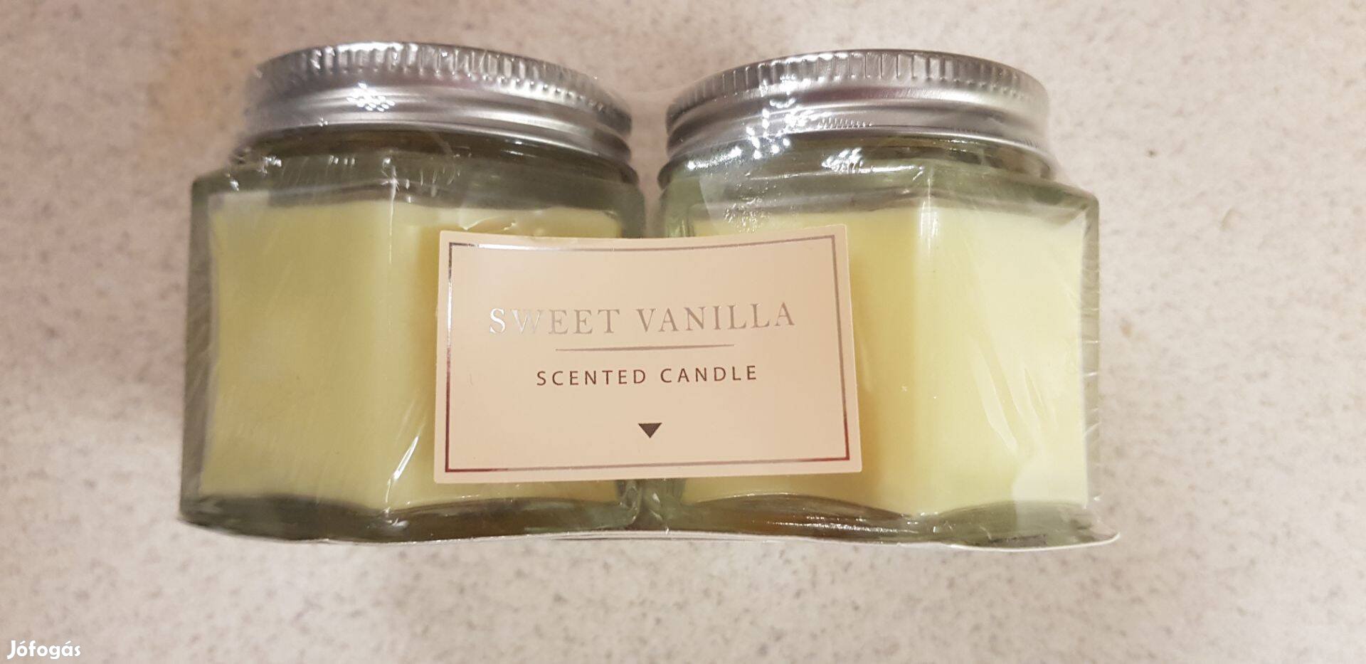 Két darab illatgyertya üvegben