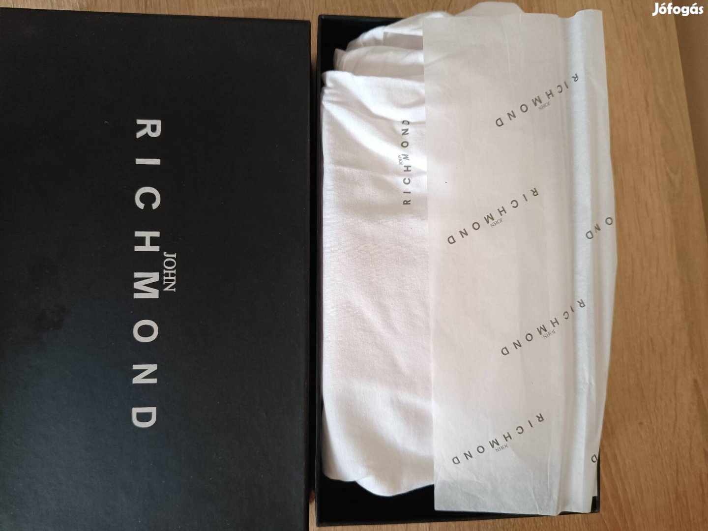 Két darab új John Richmond férfi póló egyben XL 