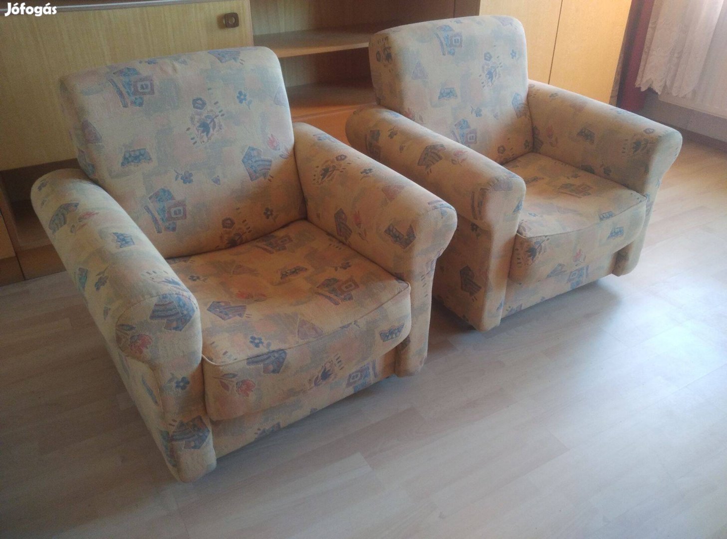 Két fotel eladó