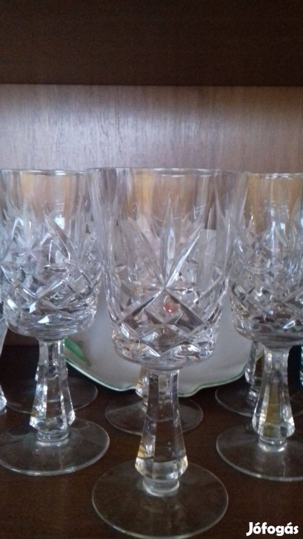 Két különböző gyönyörű üveg kristály pohár készlet