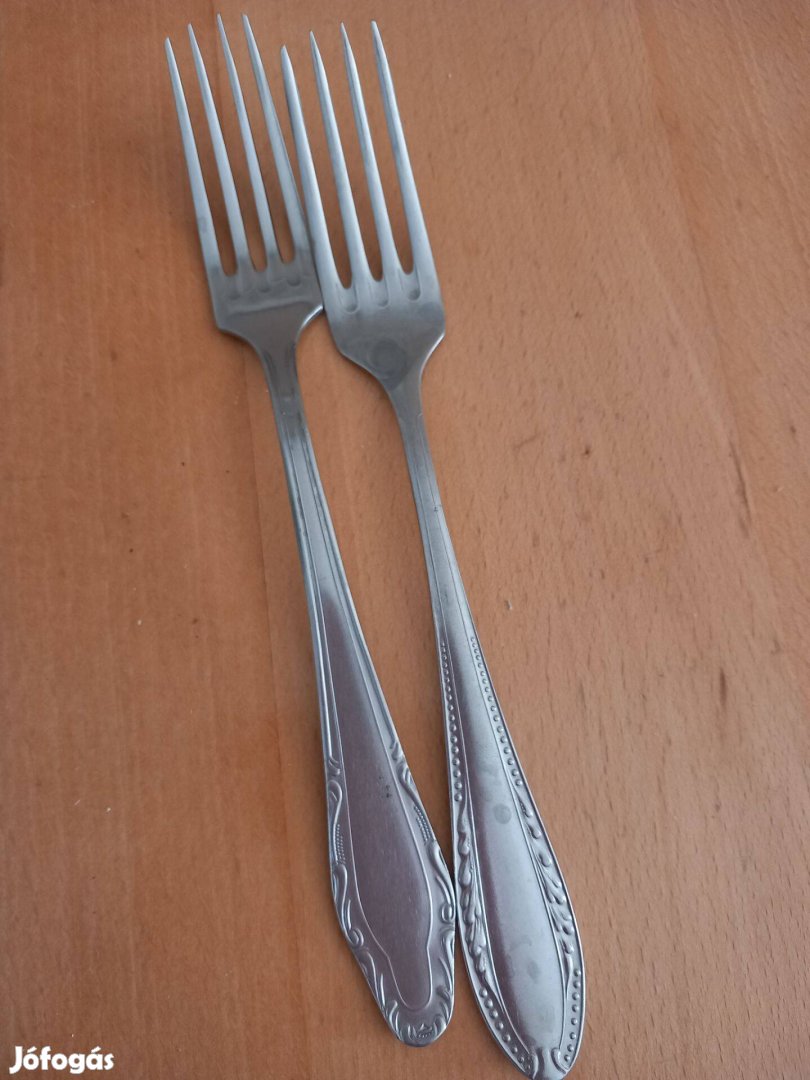 Két különböző régi villa pótláshoz