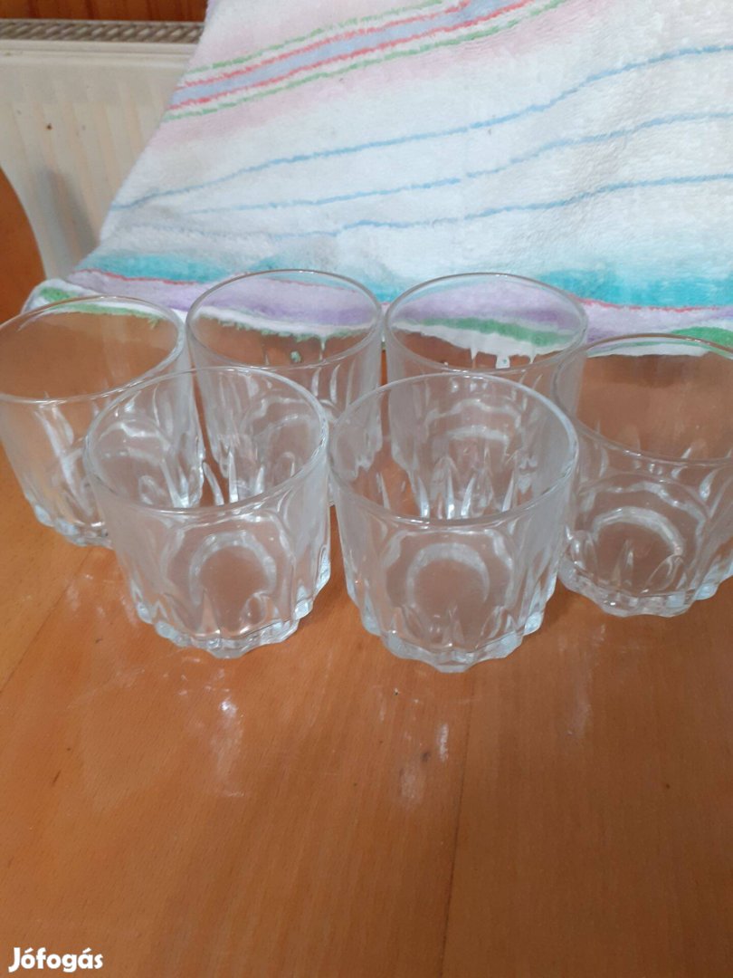 Két különböző whisky-s üvegpohár készlet 6 db-osak