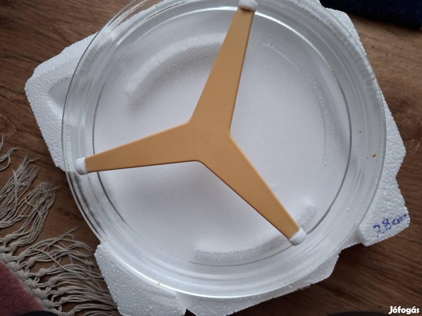 Két méretben mikró tányér