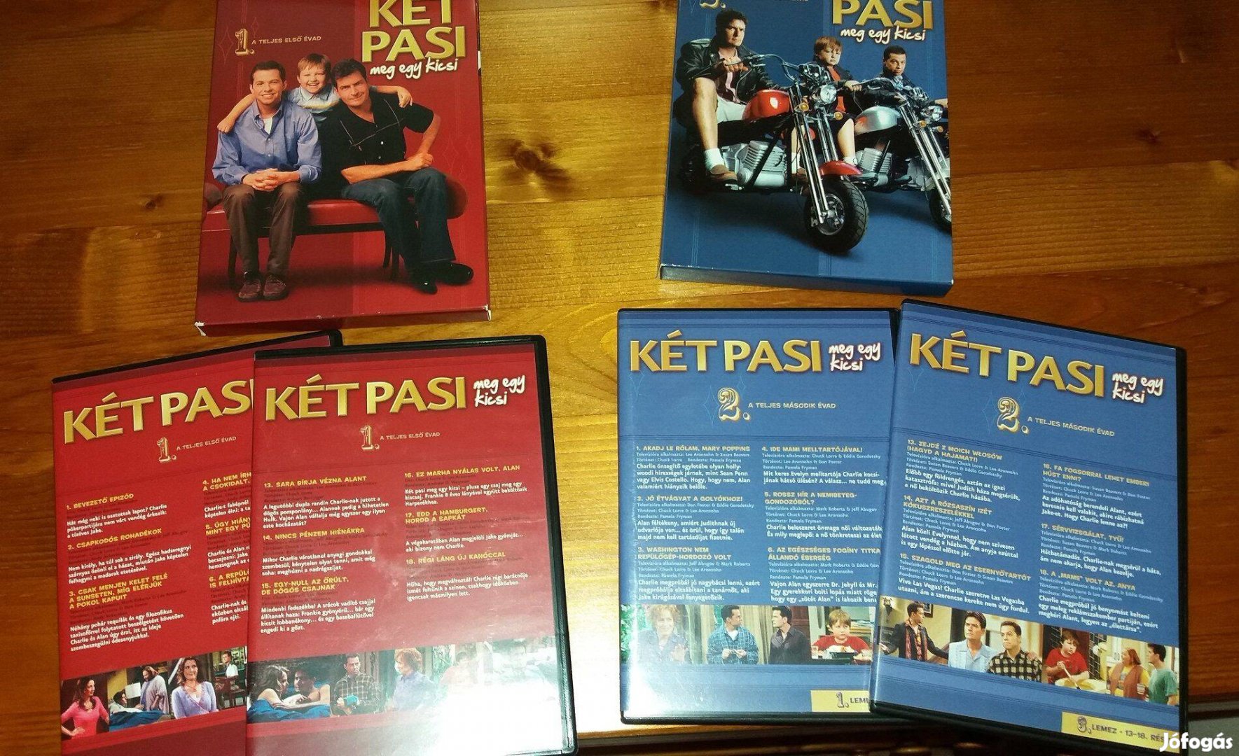 Két pasi meg egy kicsi 1. és 2. évad DVD