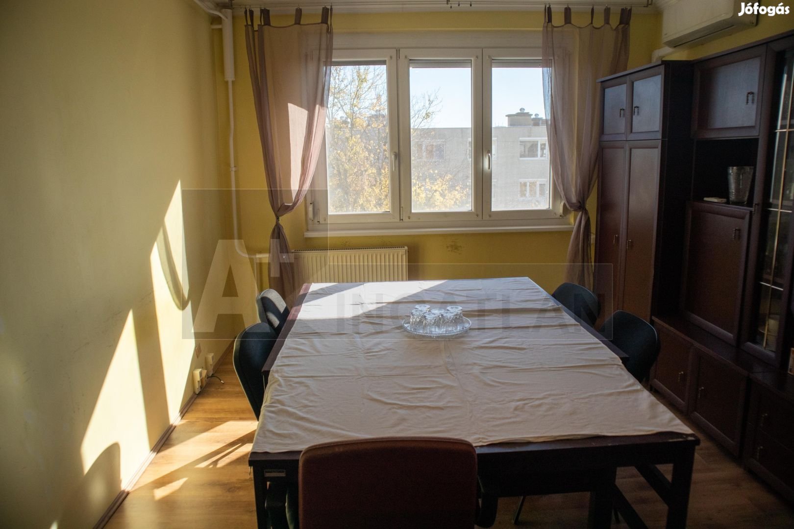 Két szobás lakás, jó helyen!