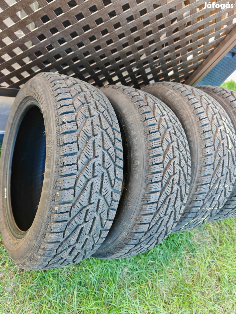 Két telet futott 4db, 205/55R16 Sebring téli gumi eladó