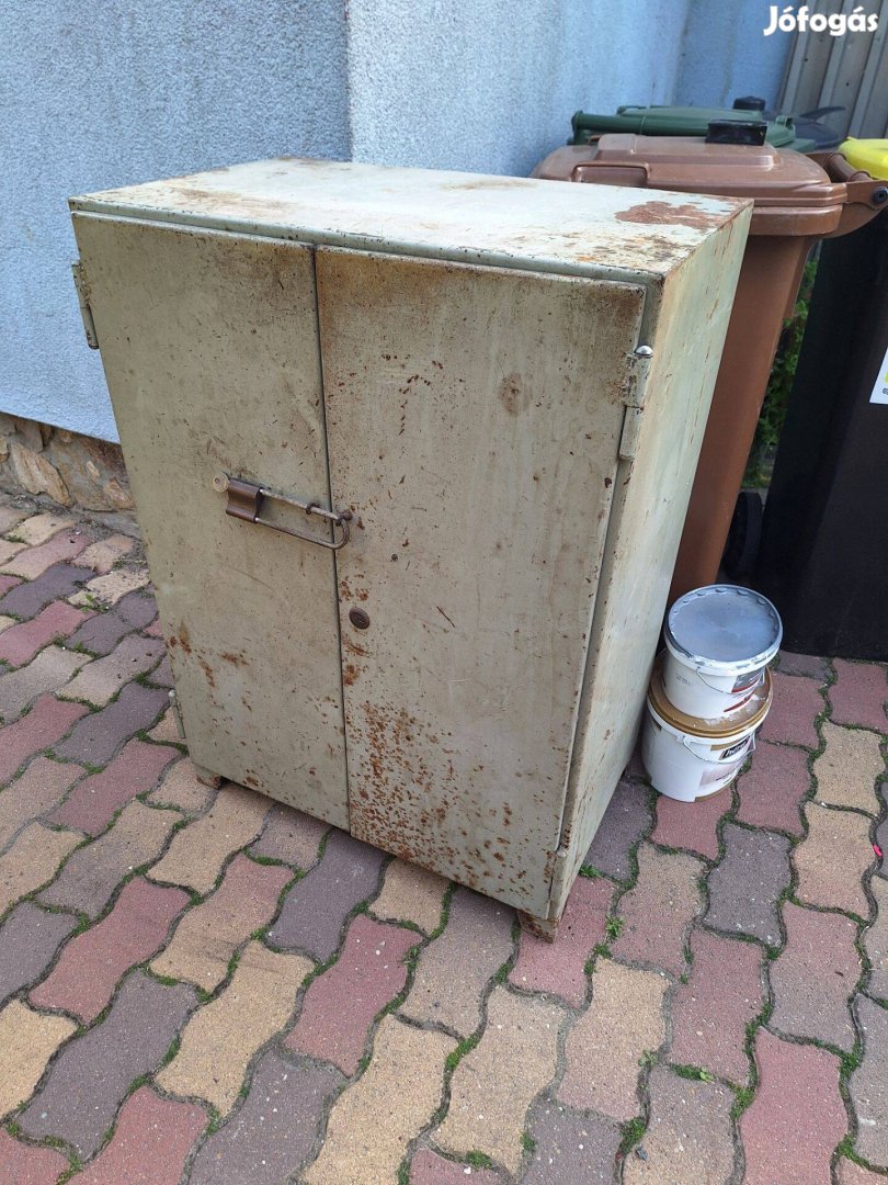 Kétajtós lemezszekrény