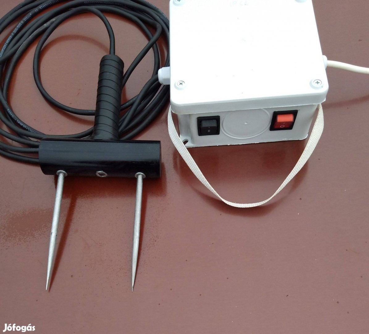 Kétfeszültségü sertéskábitó