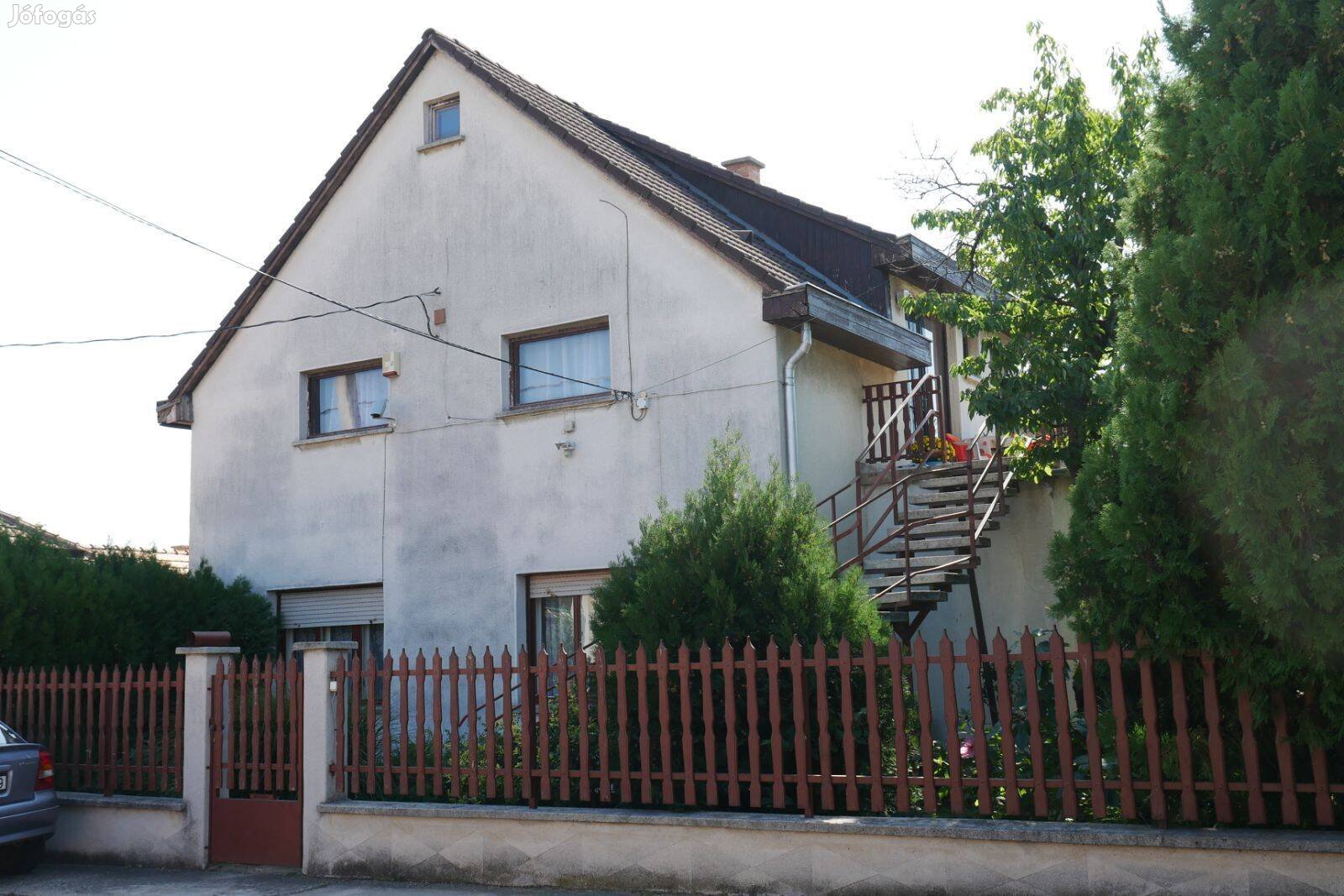 Kétgeneráciás családi ház, üzlethelyiséggel Budapest XVII. kerület