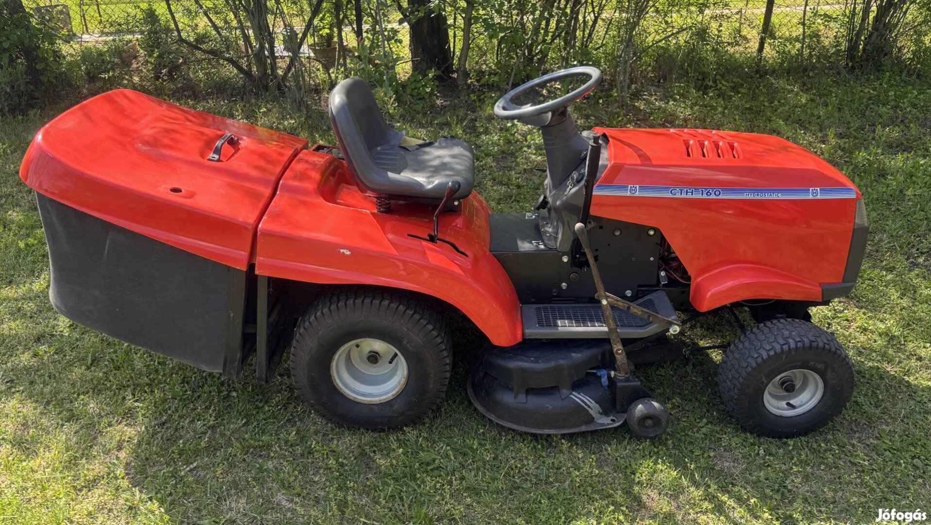 Kéthengeres 16 Le benzines fűnyíró traktor eladó