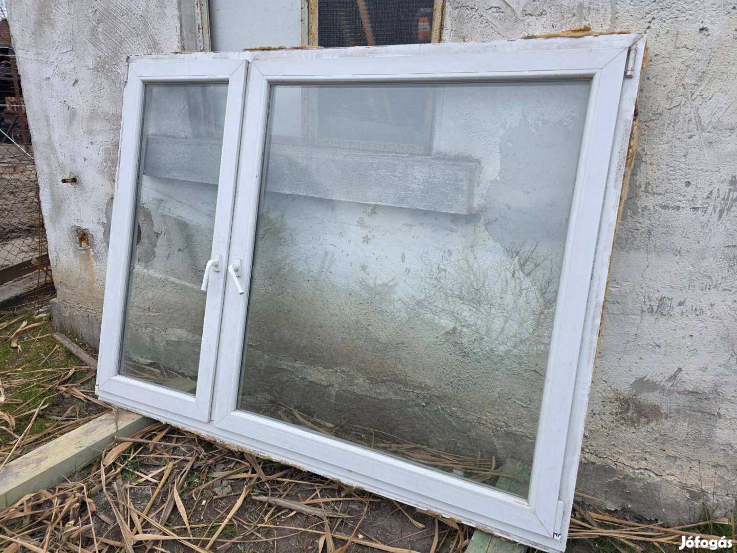 Kétszárnyú, műanyag nyílászáró