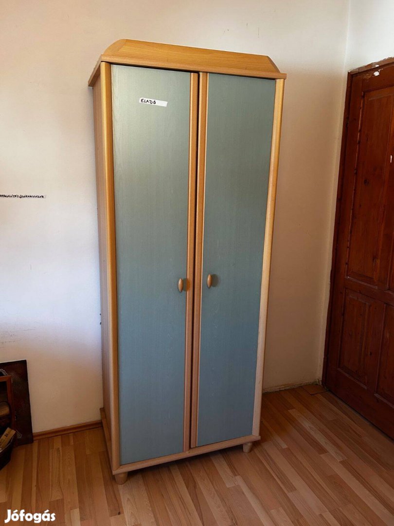 Kétszárnyú ruhászszekrény