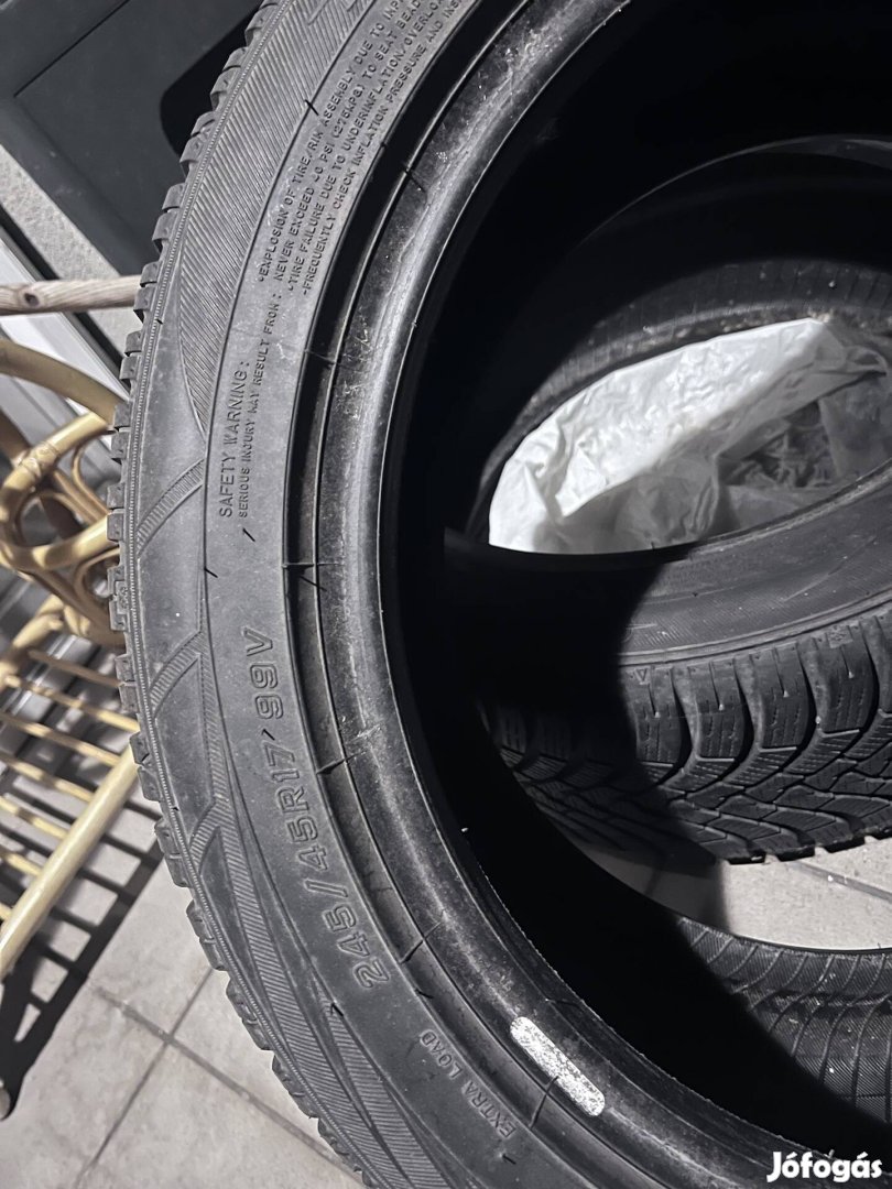 Kétszéles téligumi garnitúra 245/45r17 225/45r17