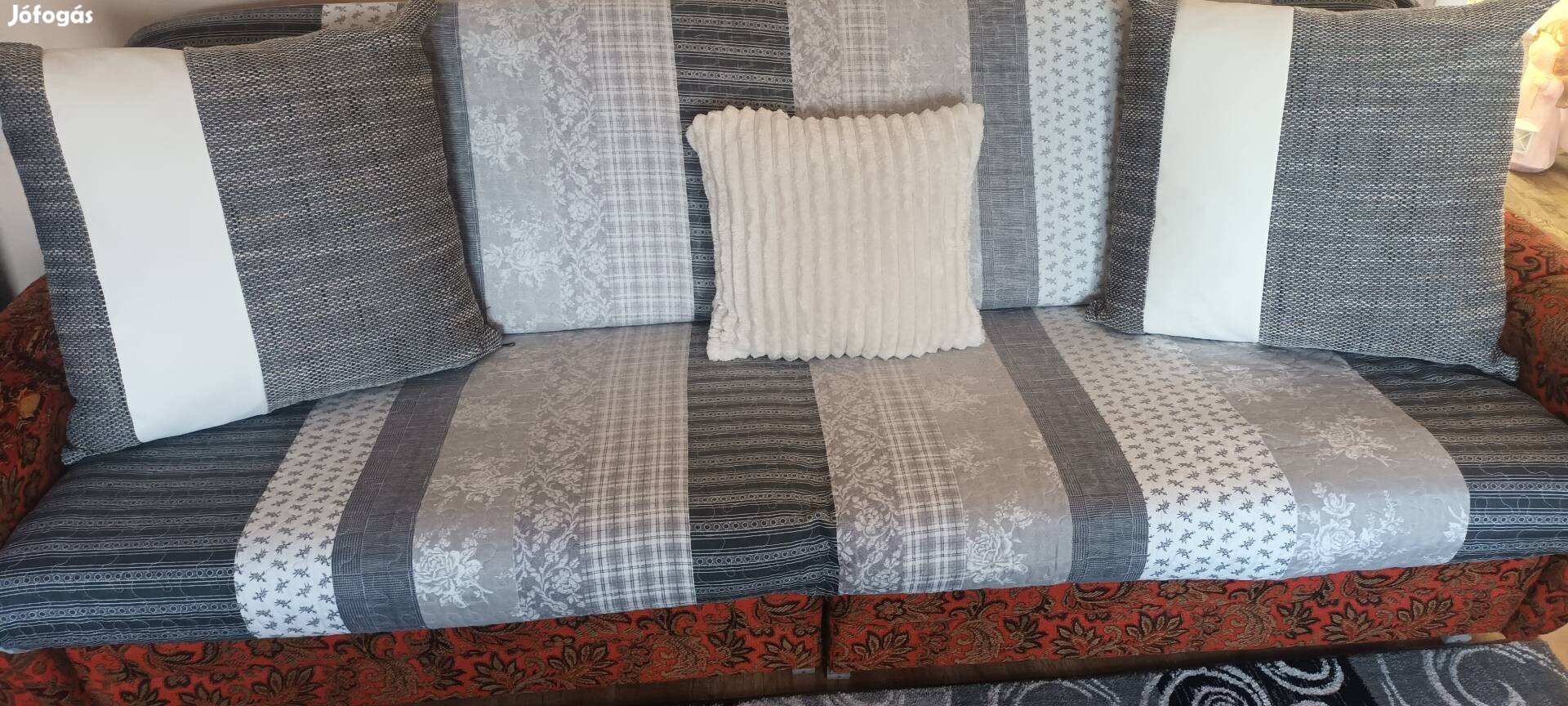 Ketszemelyes kanapé 