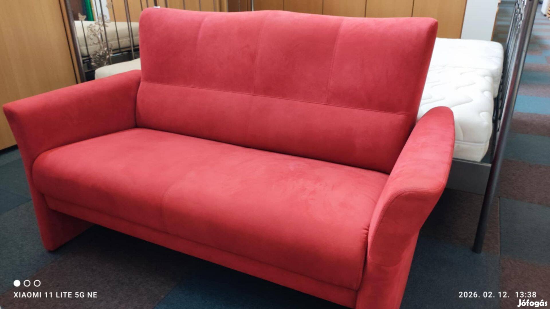 Kétszemélyes kanappé