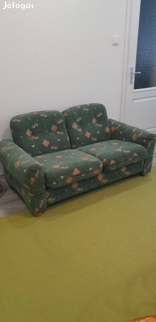 Kétszemélyes zöld szinű kanapé szép állapotban eladó