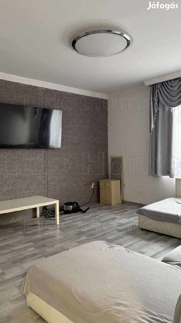 Kétszintes költözhető állapotú családi ház Berhidán