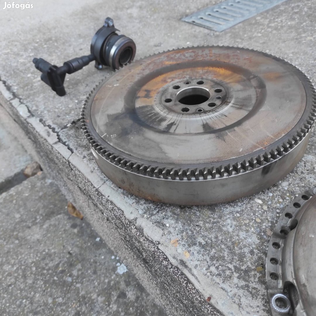 Kettőstömegü lendkerék Ford C Max 1.6 D
