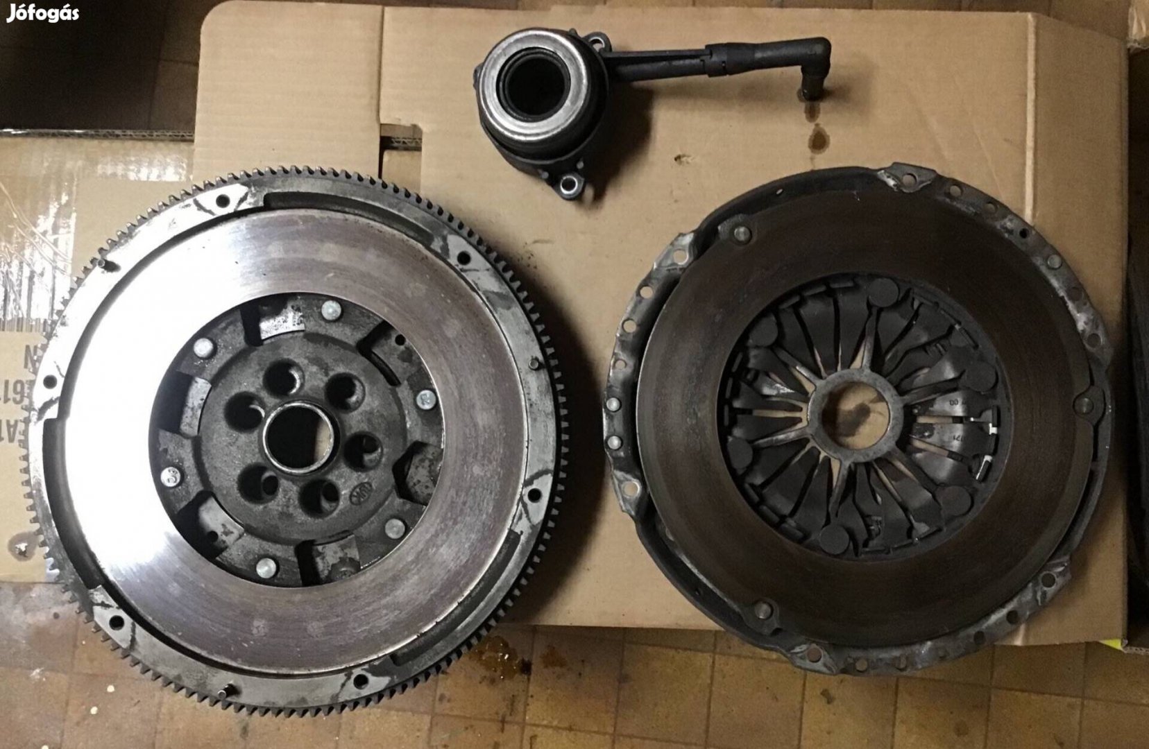 Kettöstömegü lendkerék, és kuplung szett, Audiba, VW-be és Skodába