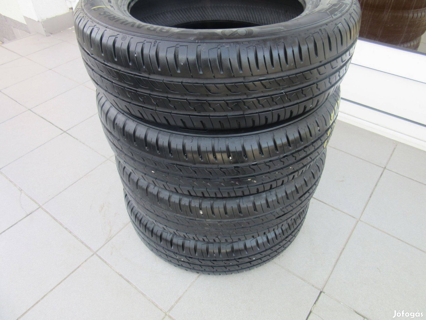 Keveset futott 17565 R 15 Barum nyári gumi eladó