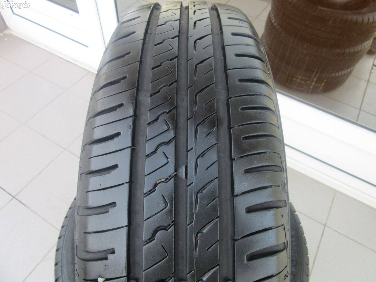 Keveset futott 175/65 R 15 Barum nyári gumi eladó