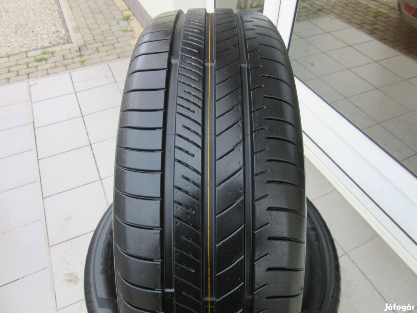 Keveset futott Nexen N'Blue S 205/60 R16 92H nyárigumi eladó