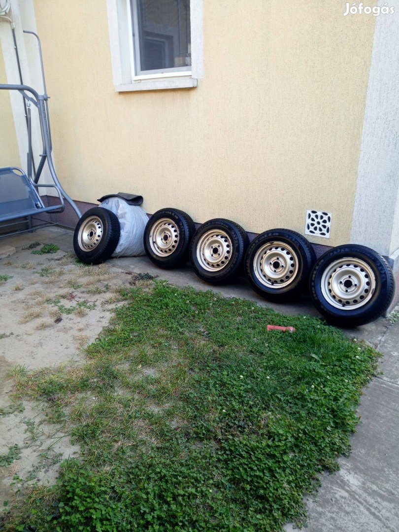 Keveset futott téli gumi acélfelnivel