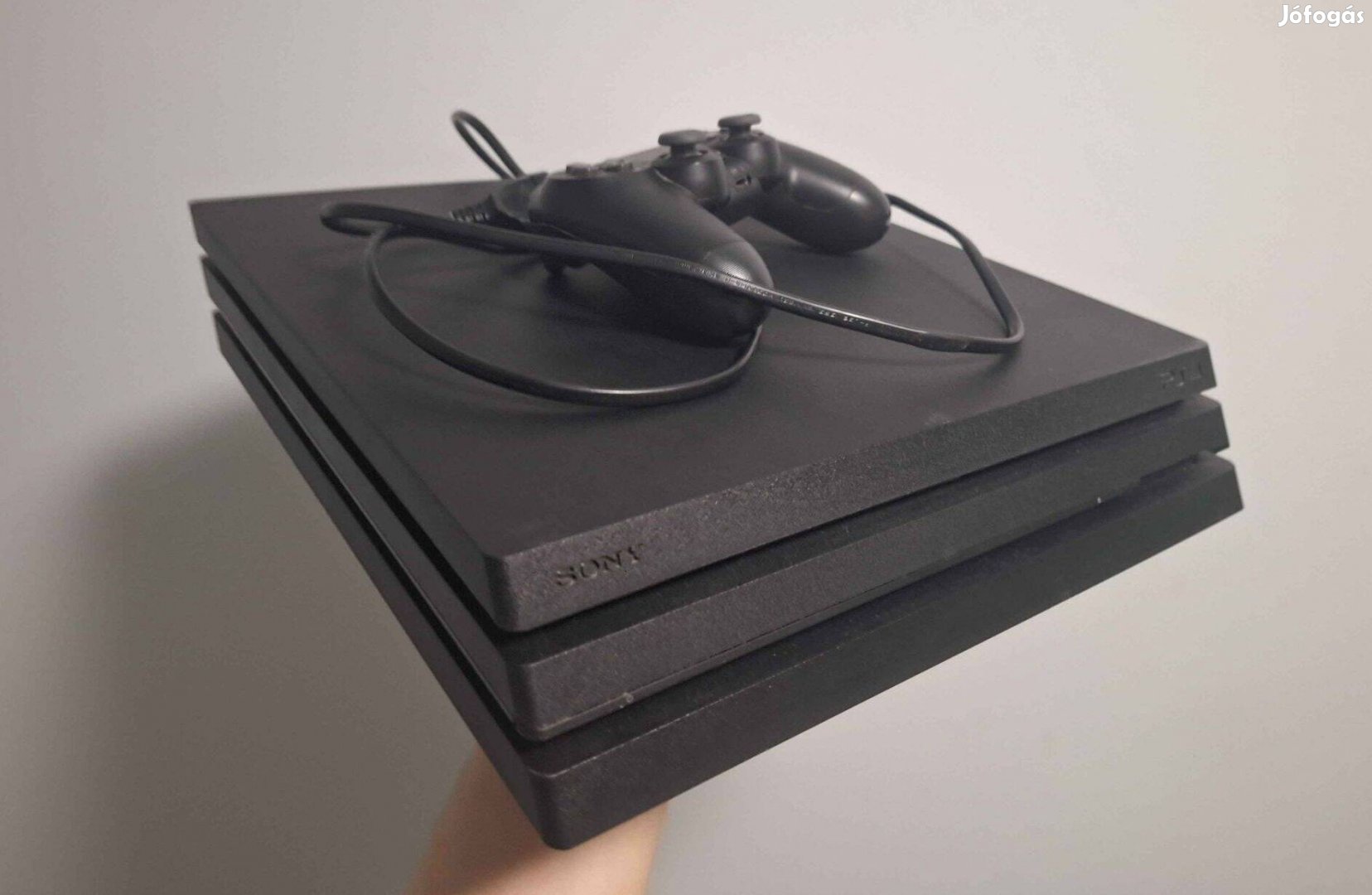 Keveset használt Jó állapotú PS 4 pro Játékokkal!