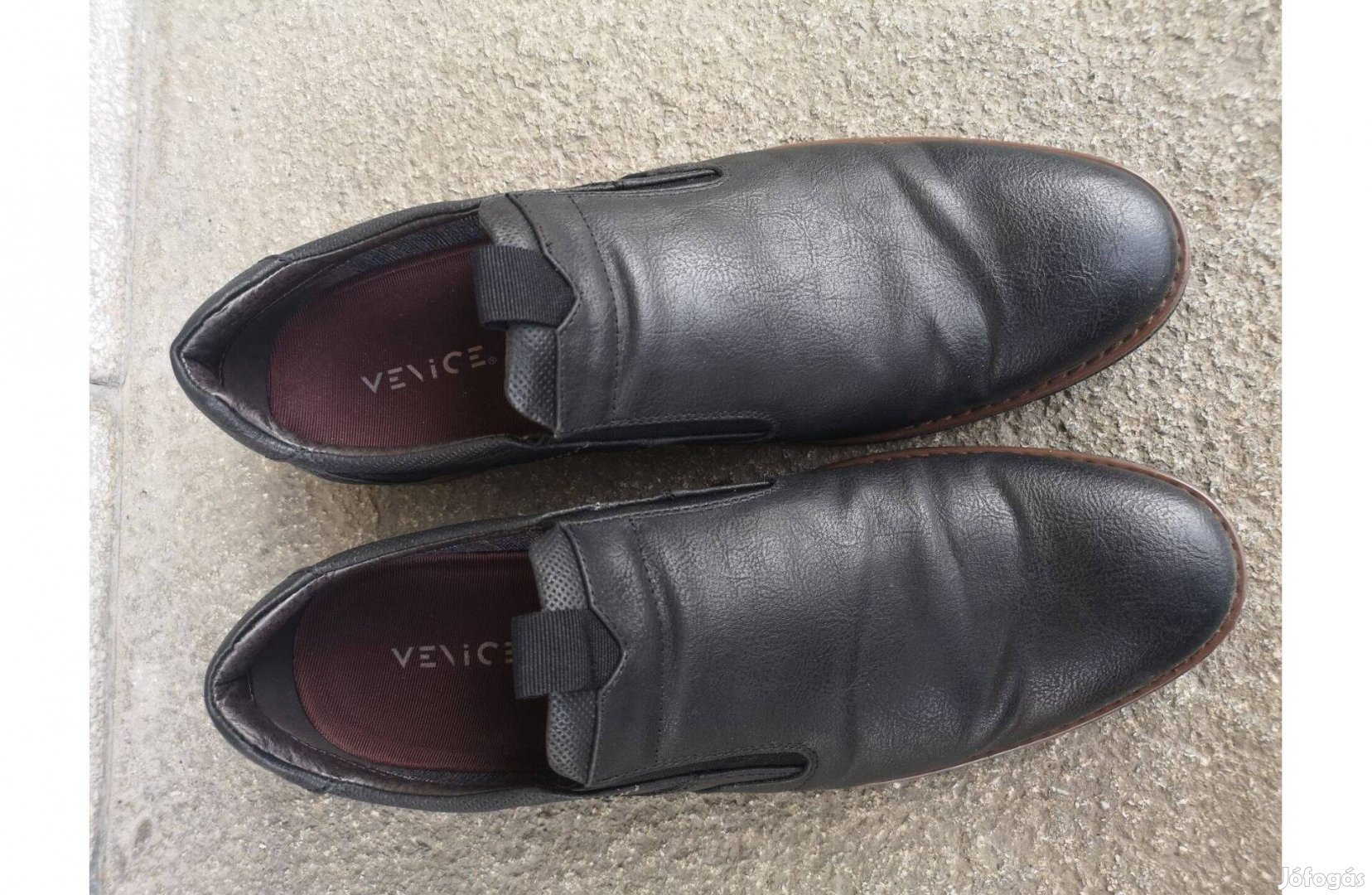 Keveset használt, jó állapotú, Venice férfi cipő, 44-es