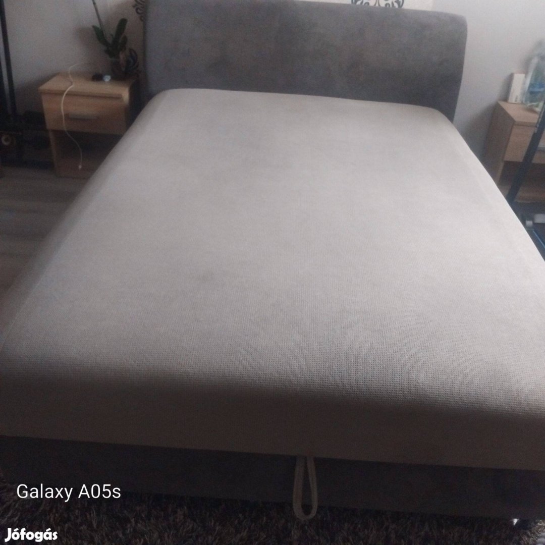 Keveset használt francia ágy