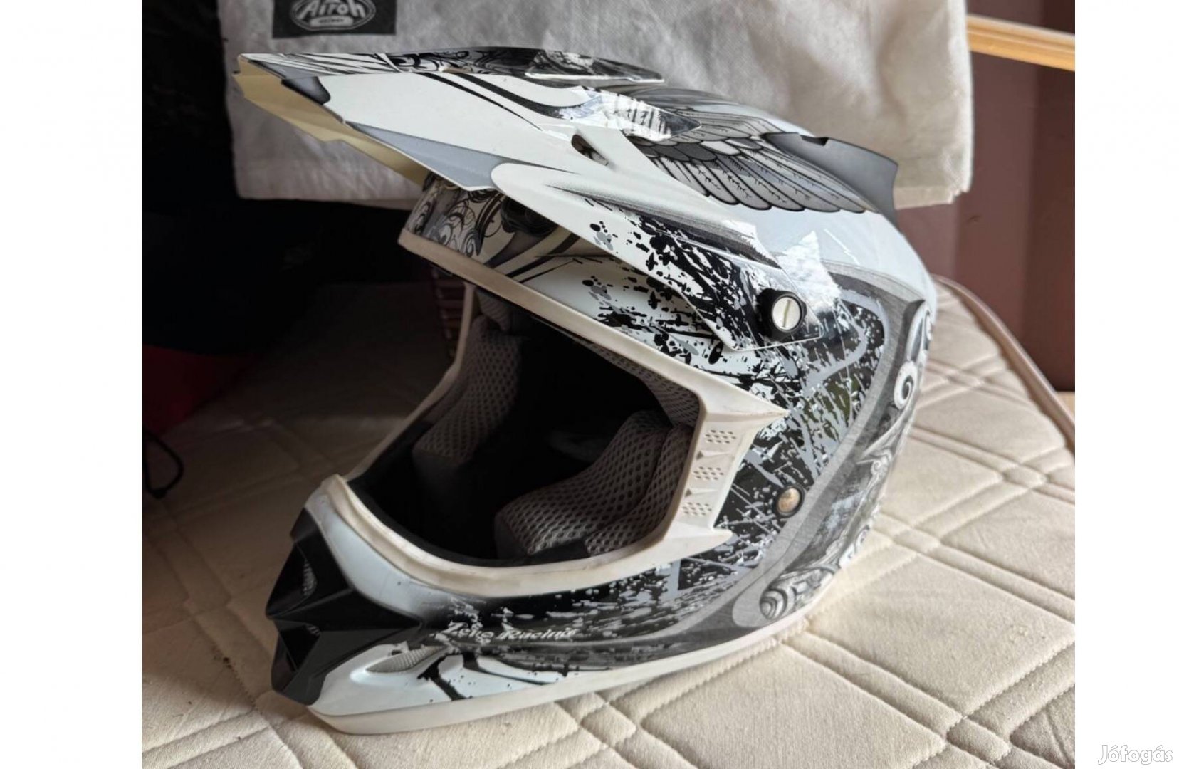 Keveset használt gyerek bukósisak S