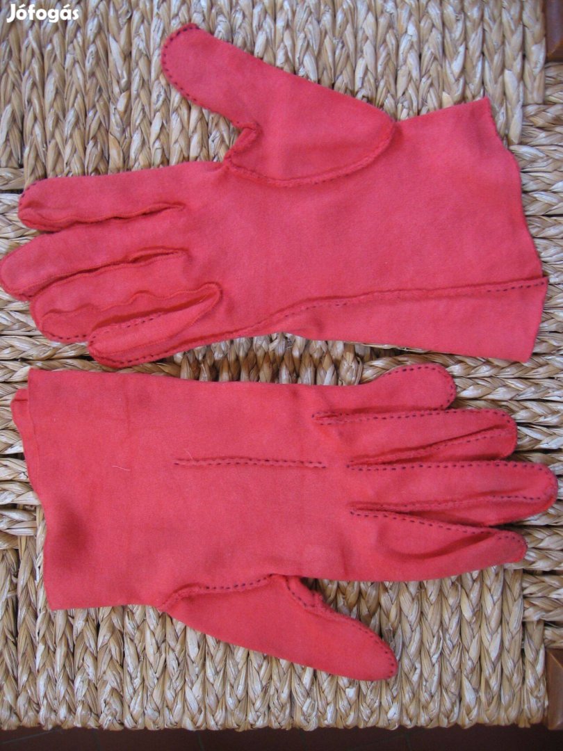 Keveset használt női kesztyű