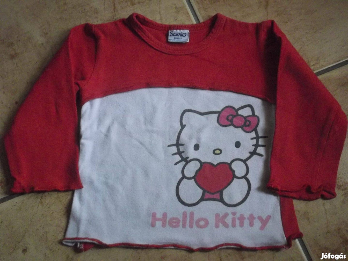 Keveset viselt kislány megkímélt Hello Kitty felső 1 évesre